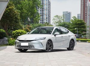 Toyota Camry 2024 Гибрид