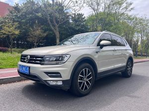 Volkswagen Tiguan L 2017 Бензин