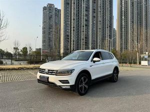 Volkswagen Tiguan L 2018 Бензин