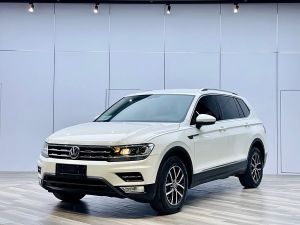Volkswagen Tiguan L 2018 Бензин