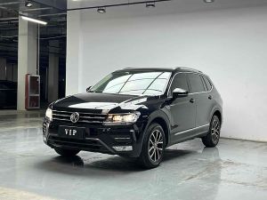 Volkswagen Tiguan L 2017 Бензин