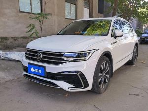 Volkswagen Tiguan L 2022 Бензин