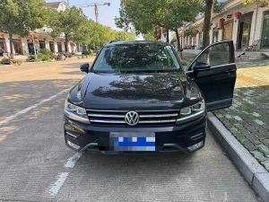 Volkswagen Tiguan L 2017 Бензин