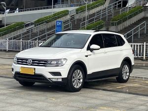 Volkswagen Tiguan L 2018 Бензин
