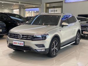 Volkswagen Tiguan L 2017 Бензин