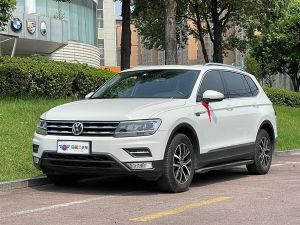Volkswagen Tiguan L 2017 Бензин