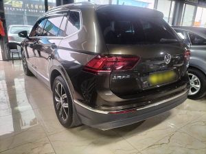 Volkswagen Tiguan L 2018 Бензин