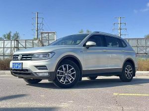 Volkswagen Tiguan L 2017 Бензин
