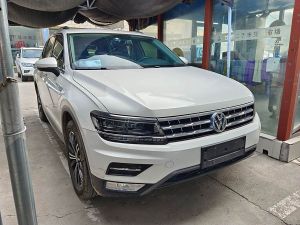 Volkswagen Tiguan L 2018 Бензин