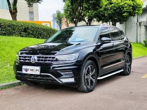 Volkswagen Tiguan L 2018 Бензин