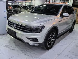 Volkswagen Tiguan L 2017 Бензин