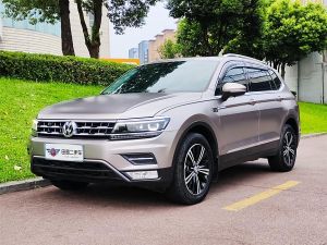 Volkswagen Tiguan L 2018 Бензин