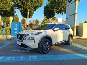 Nissan X-Trail 2022 Бензин