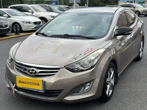 Hyundai Elantra 2014 Бензин