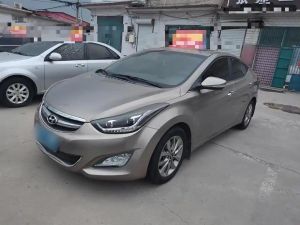 Hyundai Elantra 2016 Бензин
