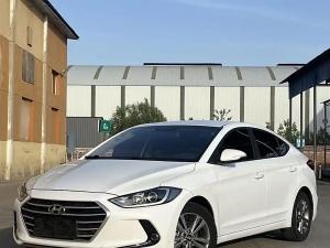 Hyundai Elantra 2016 Бензин