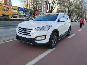 Hyundai Santa Fe 2014 Бензин