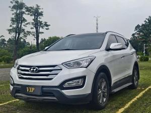 Hyundai Santa Fe 2016 Бензин