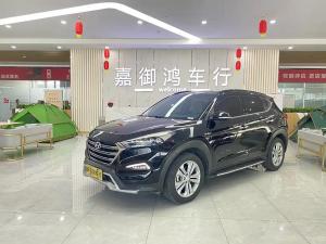 Hyundai Tucson 2016 Бензин