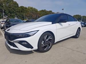 Hyundai Elantra 2023 Бензин