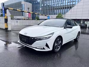Hyundai Elantra 2023 Бензин