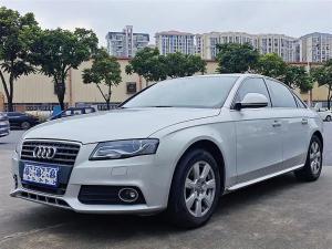 Audi A4L 2012 Бензин