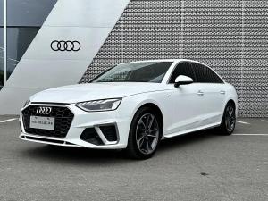 Audi A4L 2023 Бензин