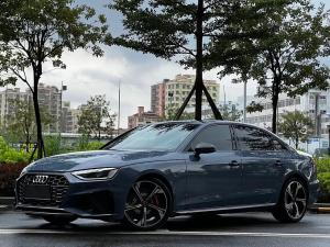 Audi A4L 2022 Бензин