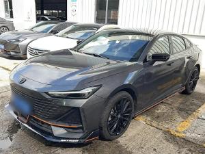 Changan UNI-V 2023 Бензин