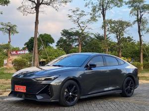 Changan UNI-V 2023 Бензин