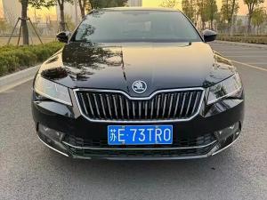 Skoda Superb 2018 Бензин