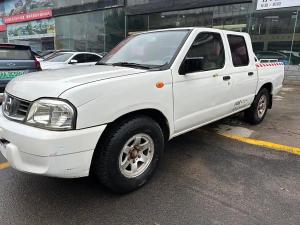 Nissan D22 2013 Бензин