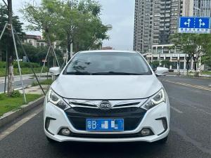 BYD Qin New Energy 2015 Подключаемый гибрид