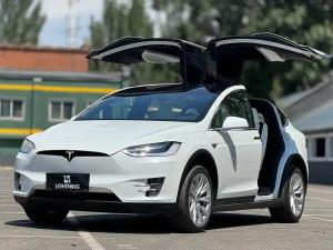 Tesla Model X 2018 Электрический