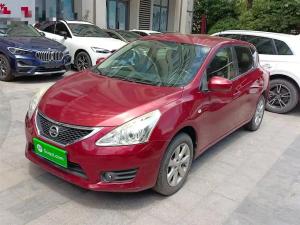 Nissan  Tiida 2015 Бензин