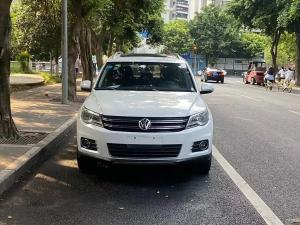 Volkswagen Tiguan 2012 Бензин