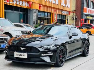 Ford Mustang 2021 Бензин