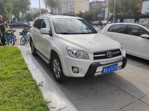 Toyota RAV4 2009 Бензин