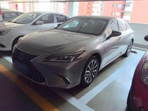 Lexus ES 2022 Бензин