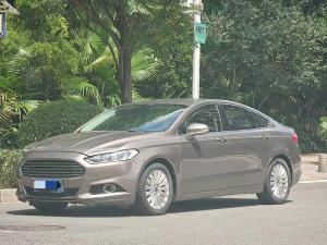 Ford Mondeo 2015 Бензин