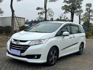 Honda Odyssey 2016 Бензин