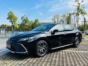 Toyota Camry 2023 Бензин