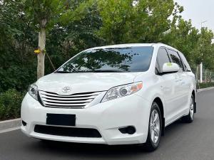 Toyota Sienna 2016 Бензин