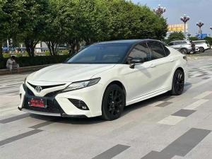 Toyota Camry 2018 Бензин