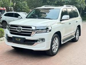 Toyota Land Cruiser 2011 Бензин