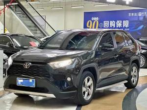 Toyota RAV4 2023 Бензин