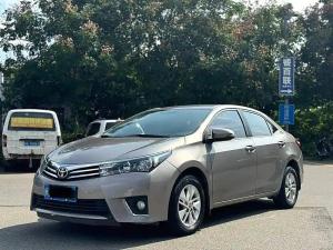 Toyota Corolla 2015 Бензин