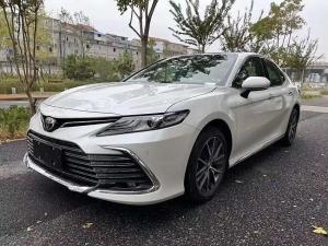 Toyota Camry 2023 Бензин