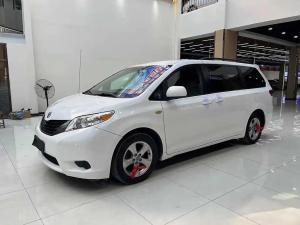 Toyota Sienna 2016 Бензин