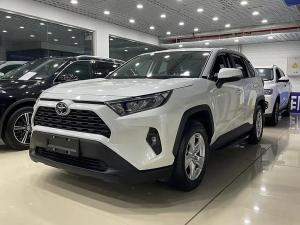 Toyota RAV4 2023 Бензин